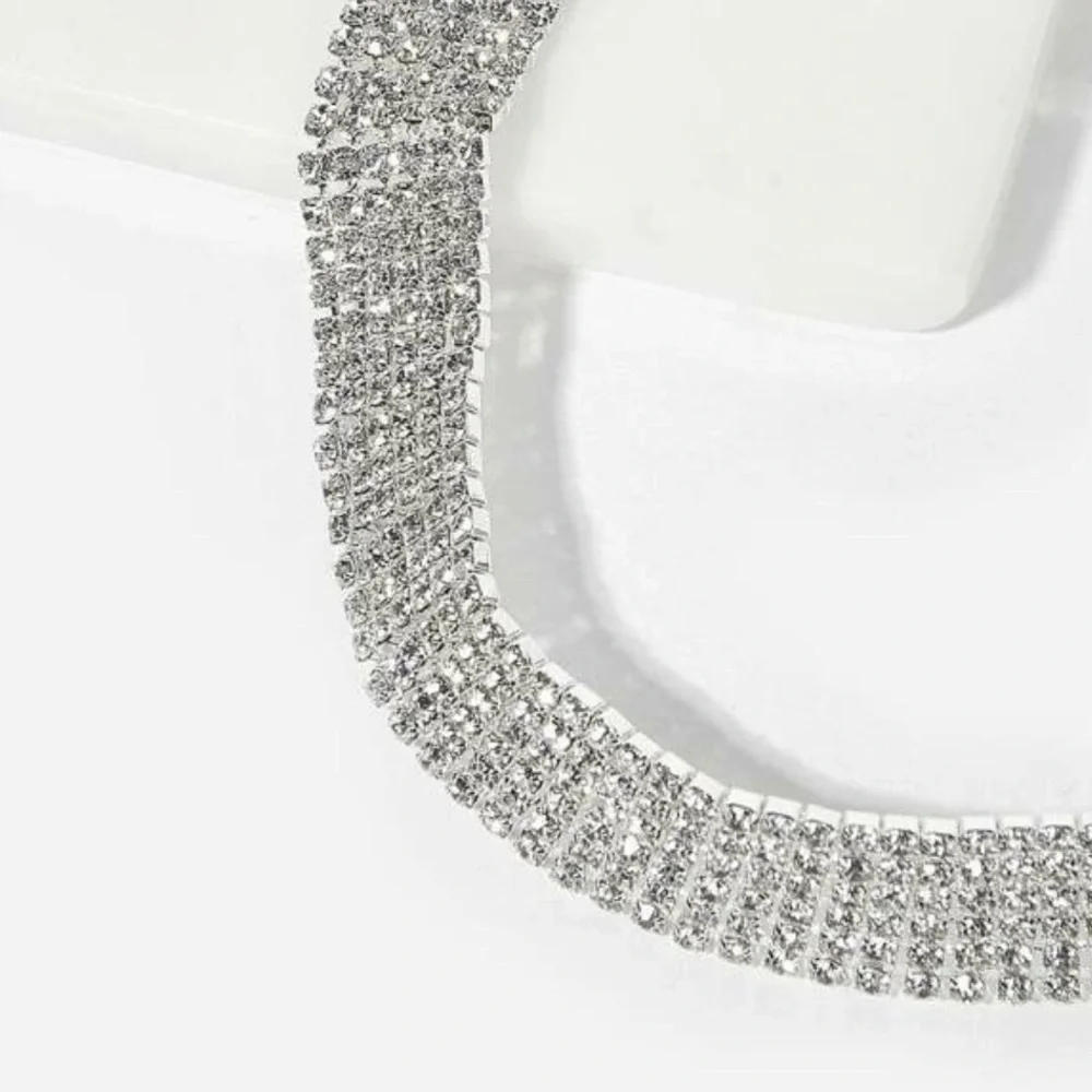 Sparkly Rhinestone Choker - Picture 4 of 9
